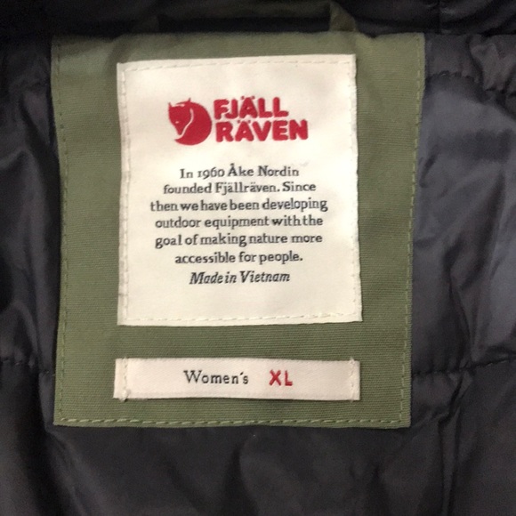 FJALLRAVEN Women’s Luxury Coat - Picture 13 of 15